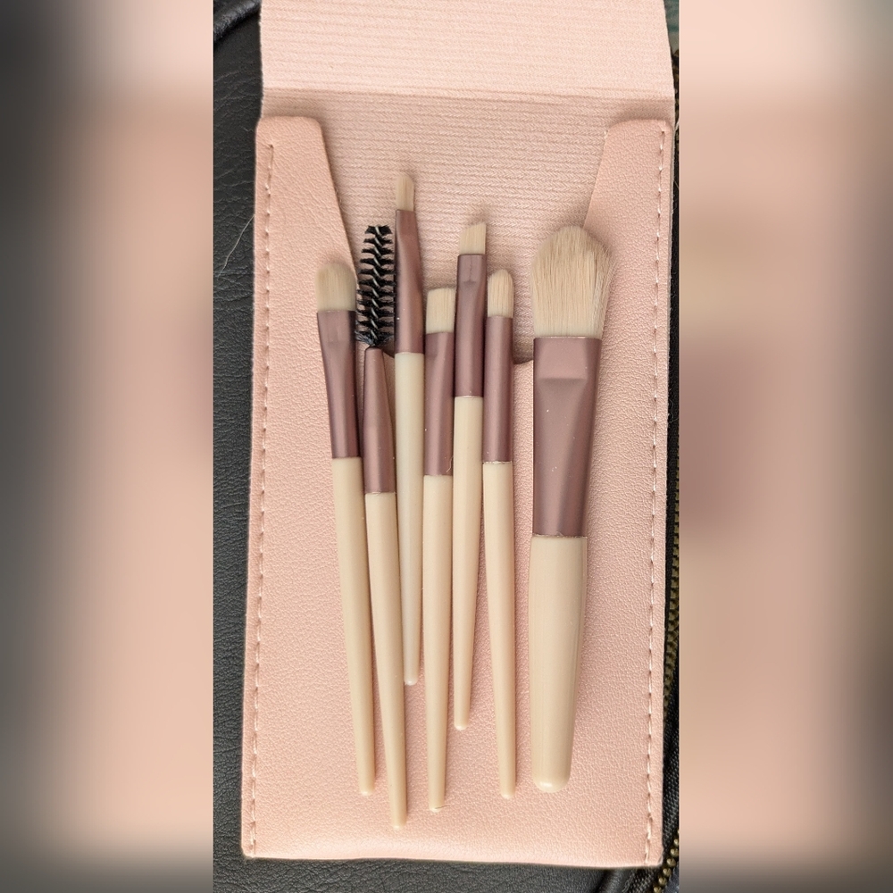 Stylish Pink and Cream Brush Set